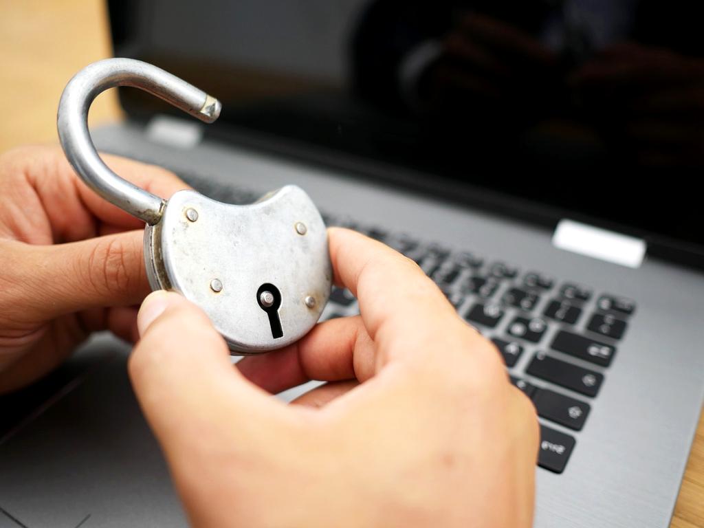 Digital security course illustration with shield and lock symbols