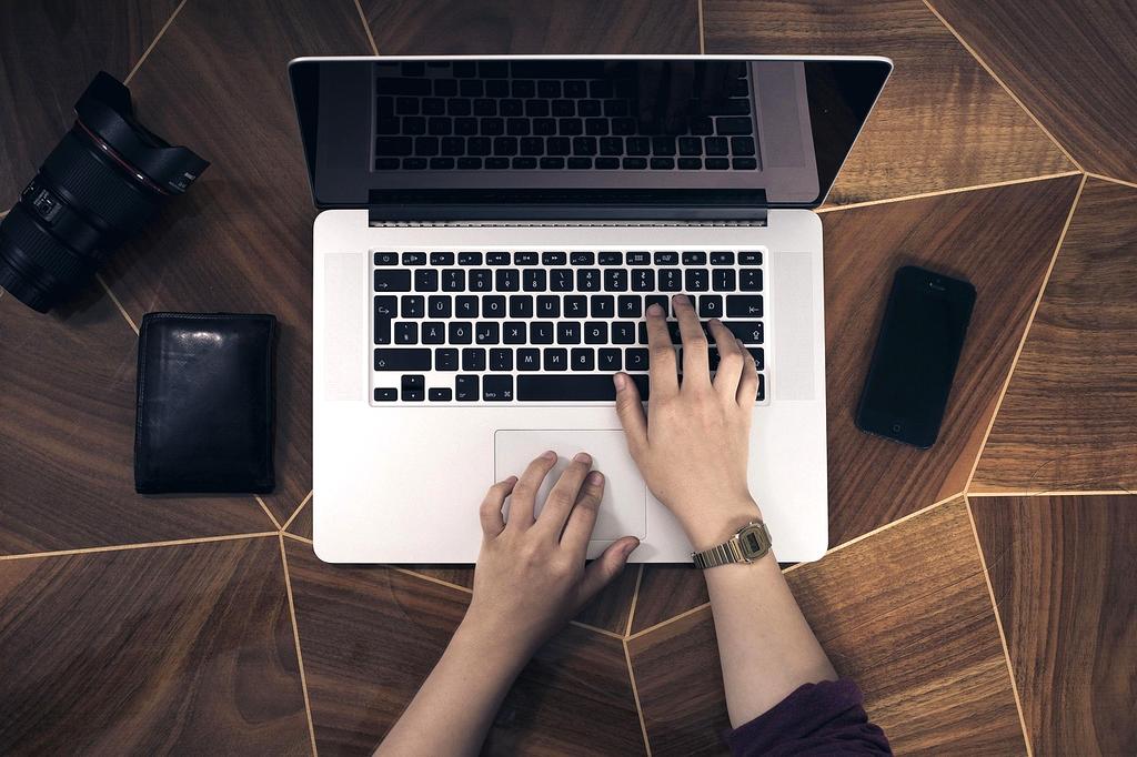 Mobile device basics course illustration